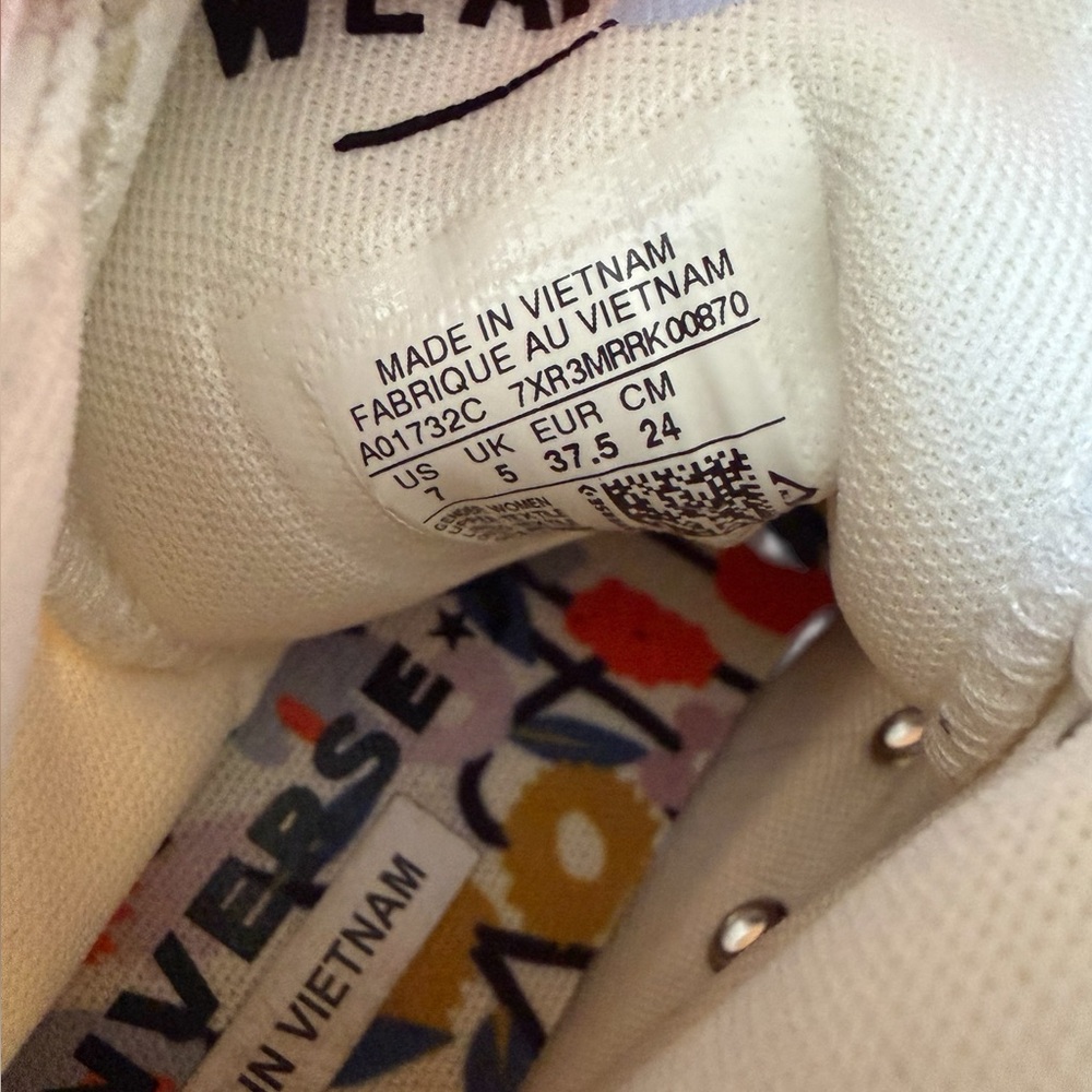 Chuck Taylor All Star Lift 2X Platform We Are Stronger Together 7 - Picture 9 of 10